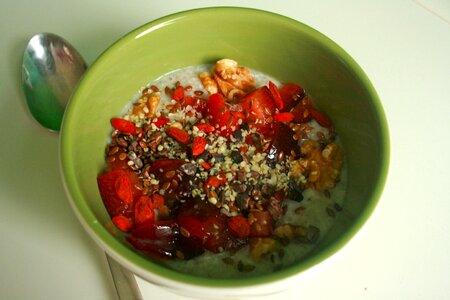 Goji berries oatmeal breakfast