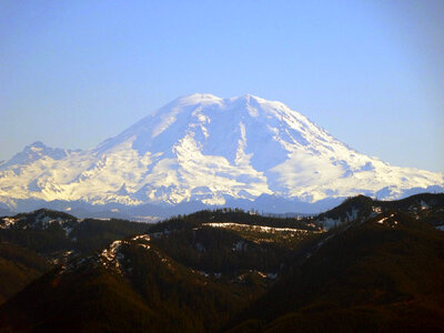 Landscape of Mount Rainier from Tacoma