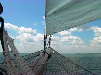Tall ship net sail