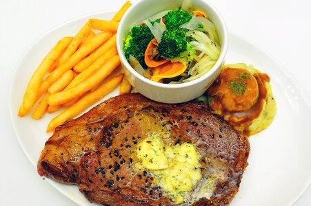 Bohm fries meat roast
