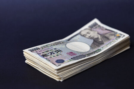 4 Japanese Yen