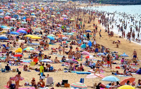World sun crowd