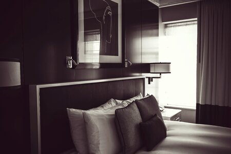 Apartment bedroom furniture photo