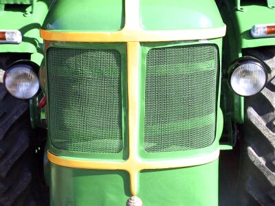 Hood tractor 