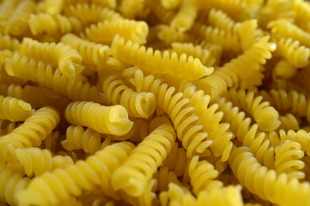 Noodles eat food