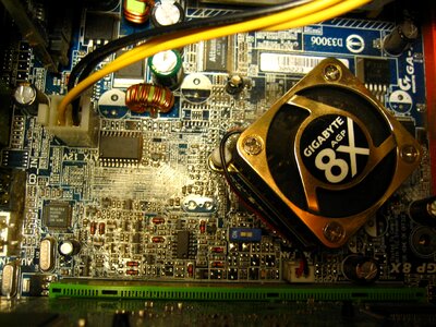 Computer motherboard 
