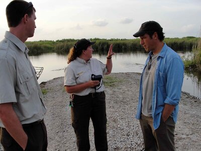 Looking people strand