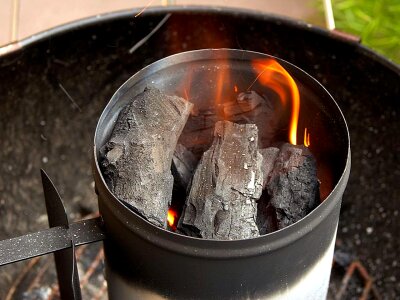 Carbon chimney starter
