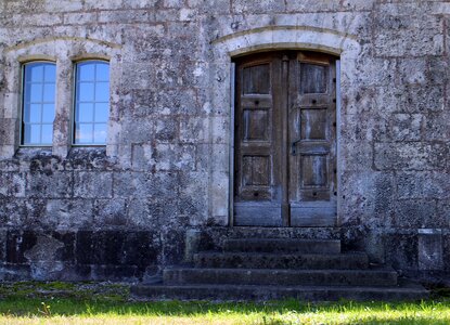 Portal house hinged door photo