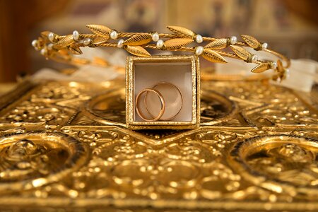 Gift gold jewelry