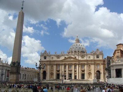 Saint peter's cathedral vatican city columnar