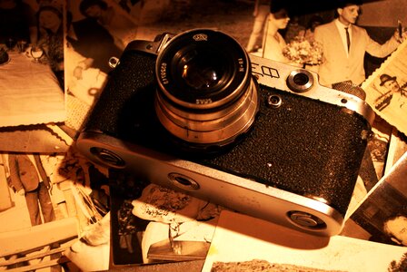 Analogue camera device
