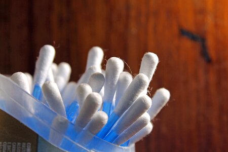 Clean ears cleaning ears cotton rods