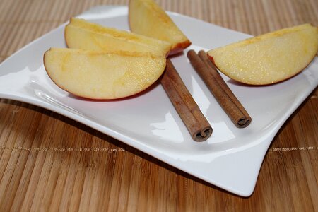 Cinnamon apple eat