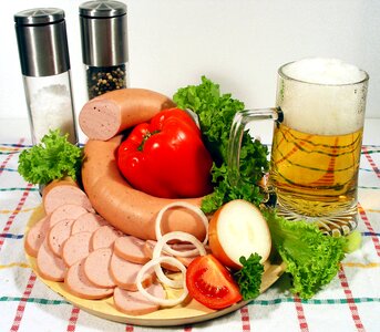 Eat sausage sausage salad
