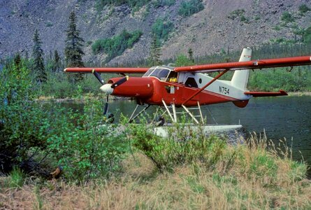 Beaver hydroaeroplane lake