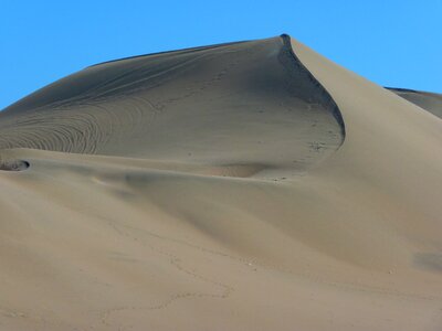 Hot sand dune ridge