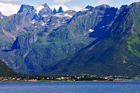 Hurtigruten mountains norge photo