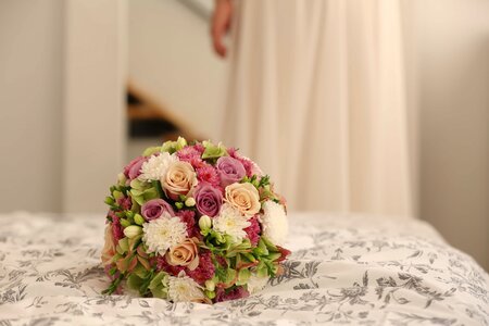Bedroom bouquet bride photo
