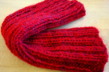 Knitted fabric red put