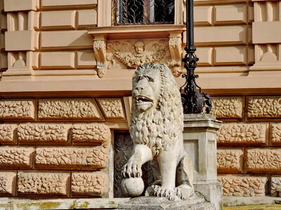 Facade lion palace photo