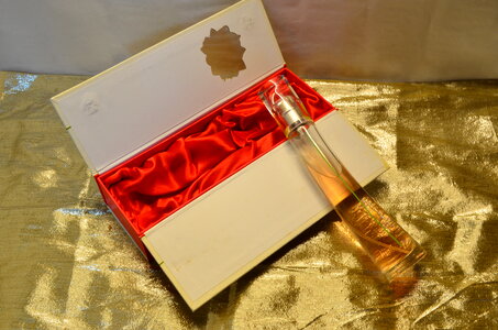 Female Perfume Box photo