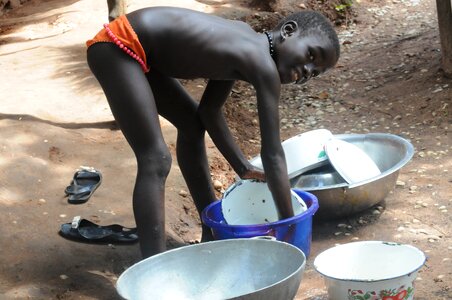 Smile dishes washing up