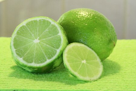 Fruit citrus green