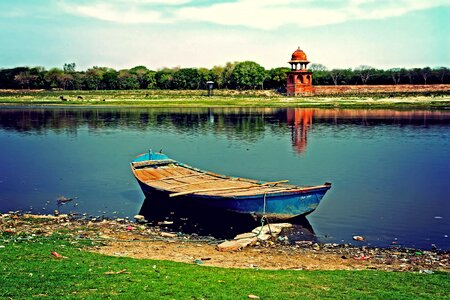 Boat cloud coast photo