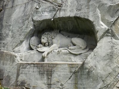 Statue pierre grey