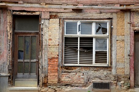 Dilapidated window door photo