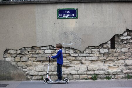 Wall scooter paris
