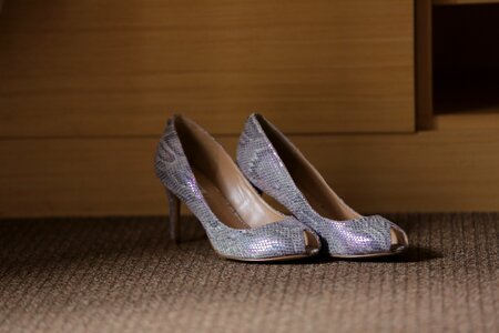 Sandal glossy shoelace