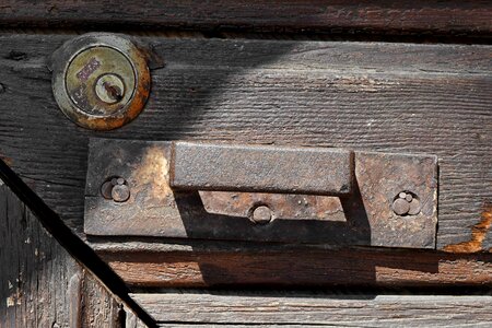 Carpentry detail keyhole photo