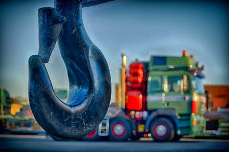Cargo hook iron