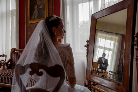 Bride bedroom mirror photo