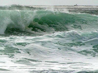 Foam ocean waves