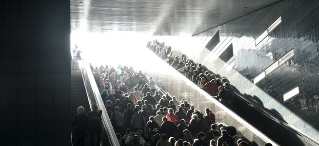 Live escalator backlighting photo