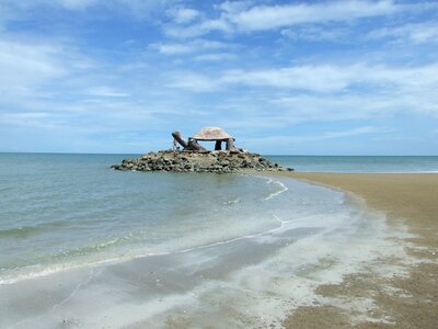 Asia figure sea