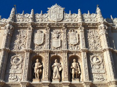 Sculptures ornate architecture