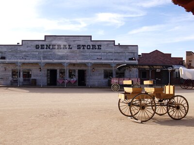 Wood wagon building photo