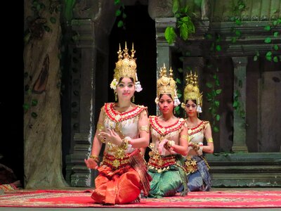 Dance travel show