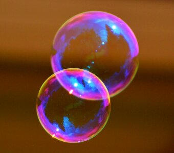 Soapy water make soap bubbles float