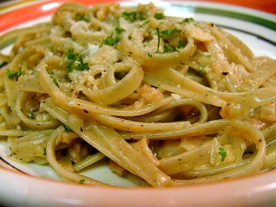 Fettuccine noodles salsa