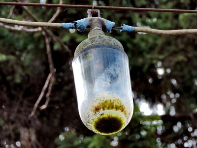 Light Bulb wire device photo