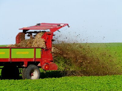 Agriculture tractor dung