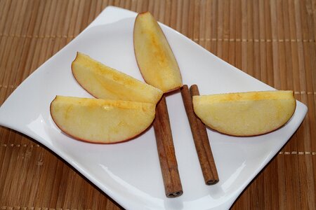 Cinnamon apple eat