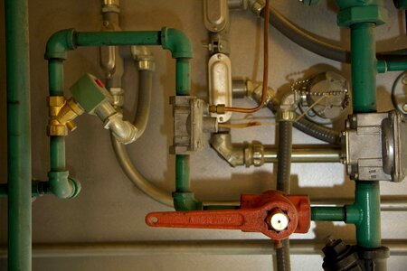 Equipment maintenance pipe