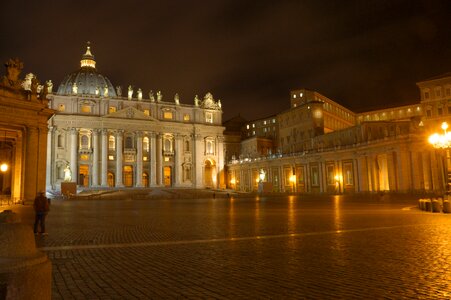 Vatican st peter's basilica st peter's square photo
