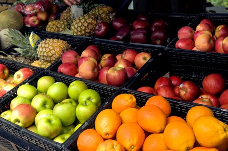 Apple citrus fruit